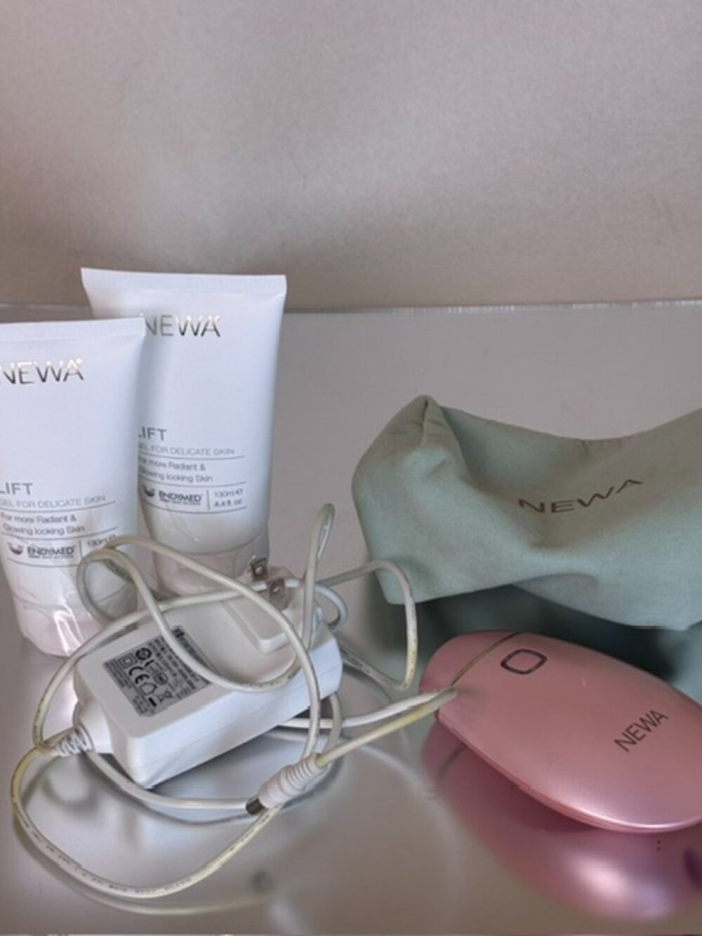 NEWA Classic in Pink with 2 Gels